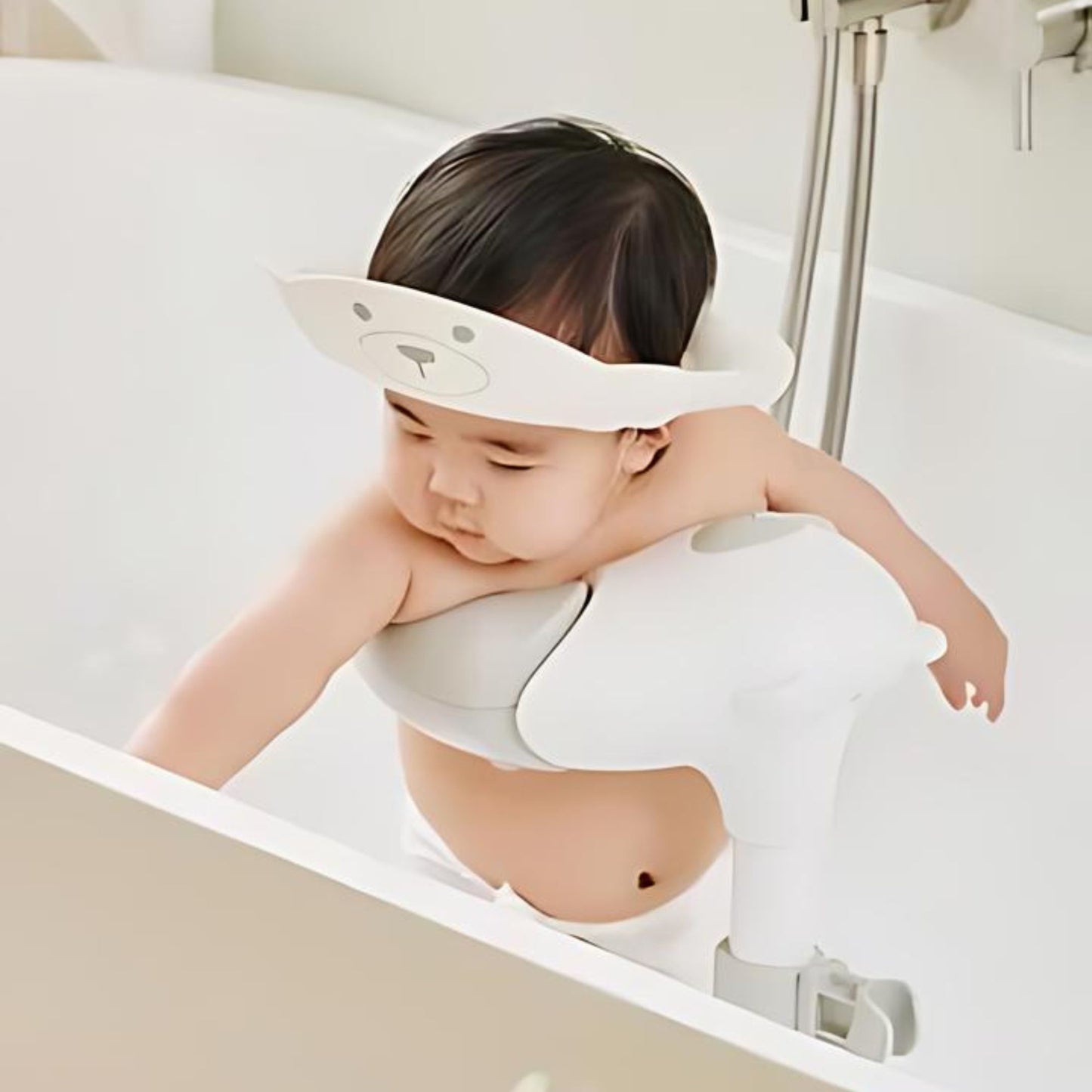Poled Frankliin Shower Cap - White