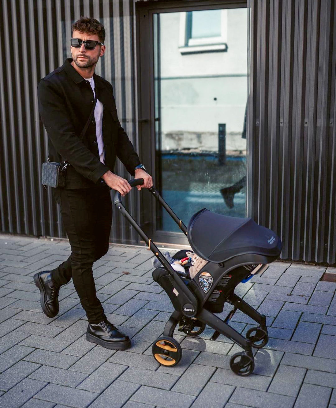 Doona Car Seat & Stroller Travel System 2-in-1 Combo