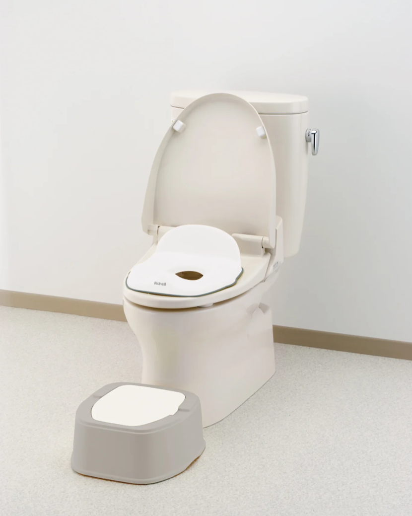 Richell Pottis Step & Potty K White