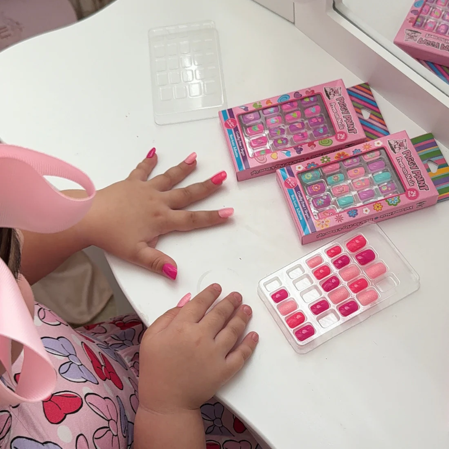 Piggy Paint Press-on Nails